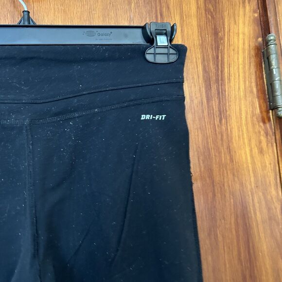 Nike Leggings Dri Fit Black Workout Cropped Capri Activewear Stretch Size Medium - Picture 6 of 10